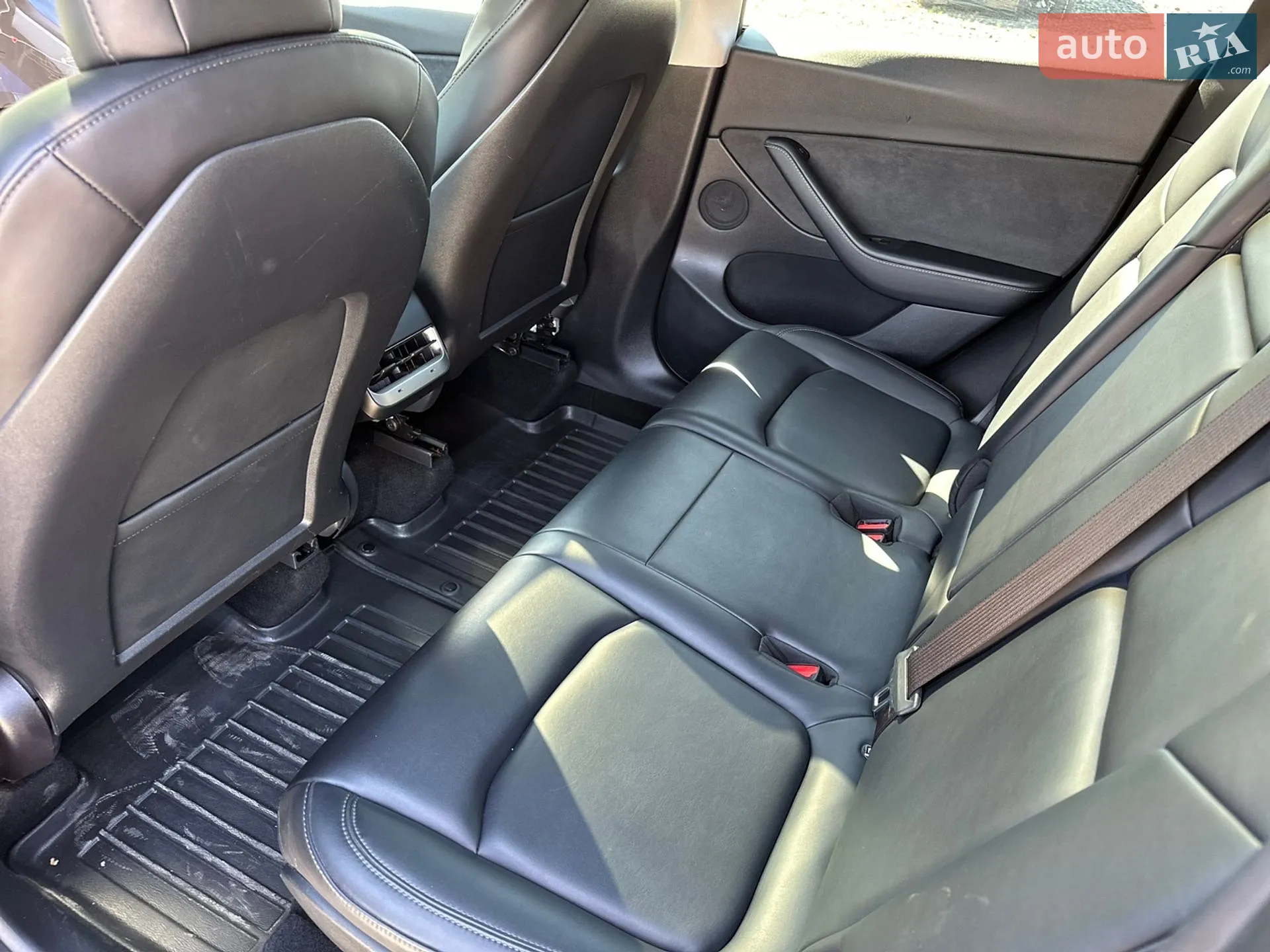 2021 Tesla Model Y - мініатюра 18