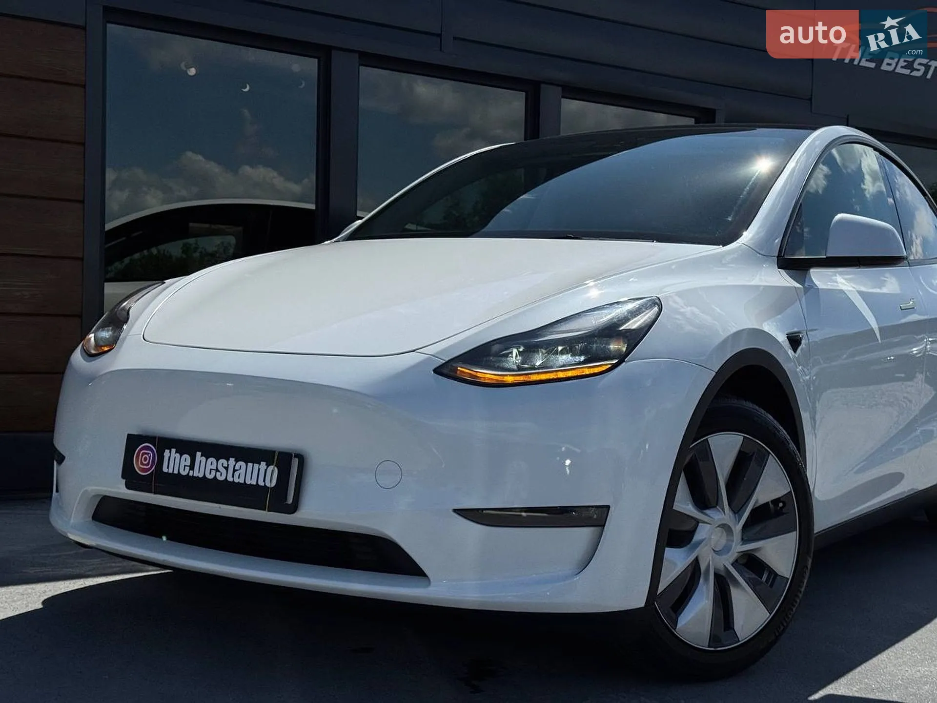 2023 Tesla Model Y - мініатюра 3