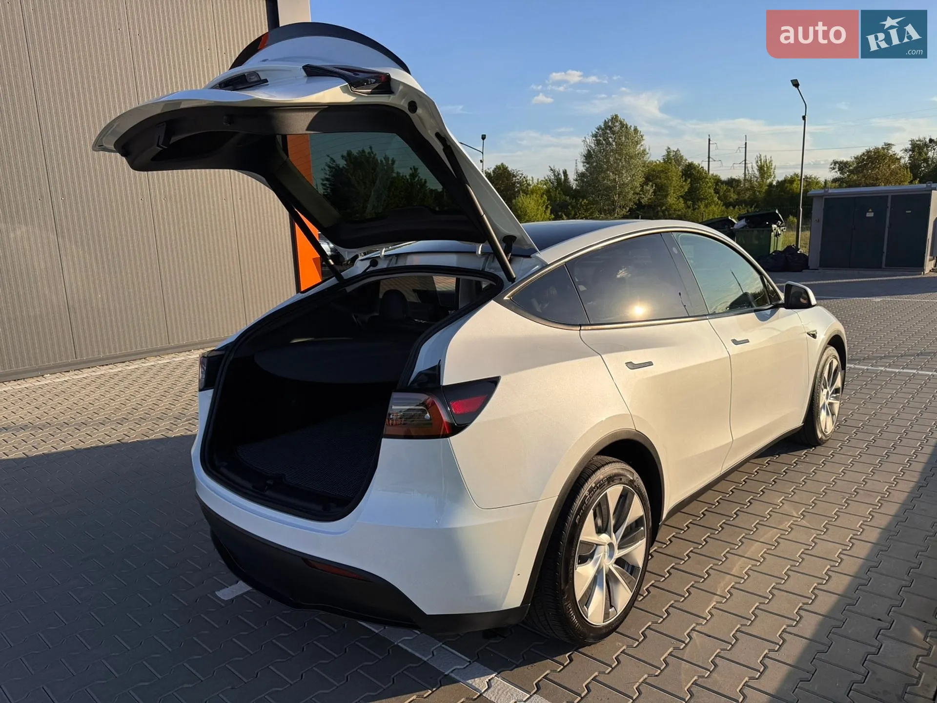 2023 Tesla Model Y - мініатюра 4