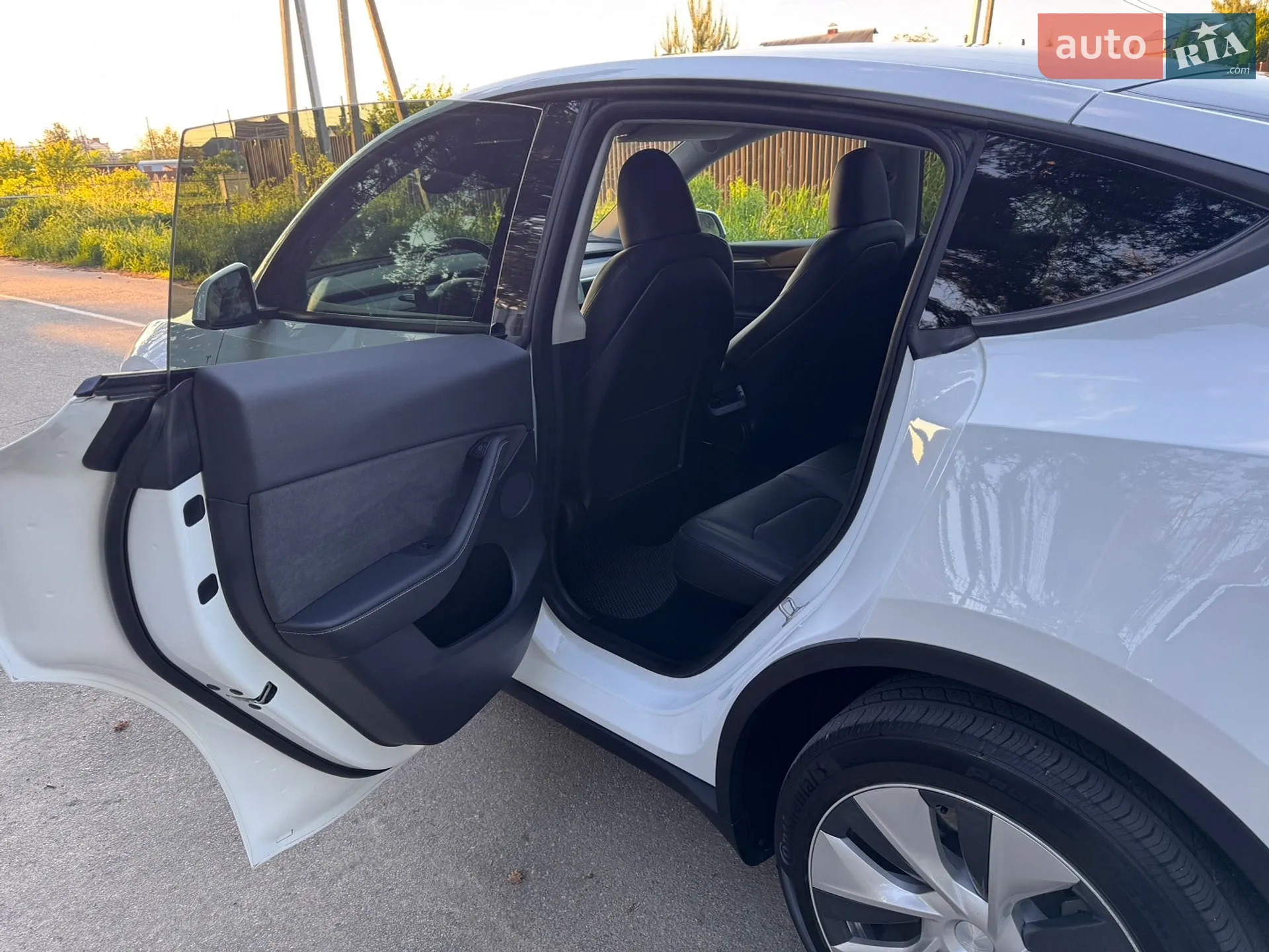 2023 Tesla Model Y - мініатюра 26