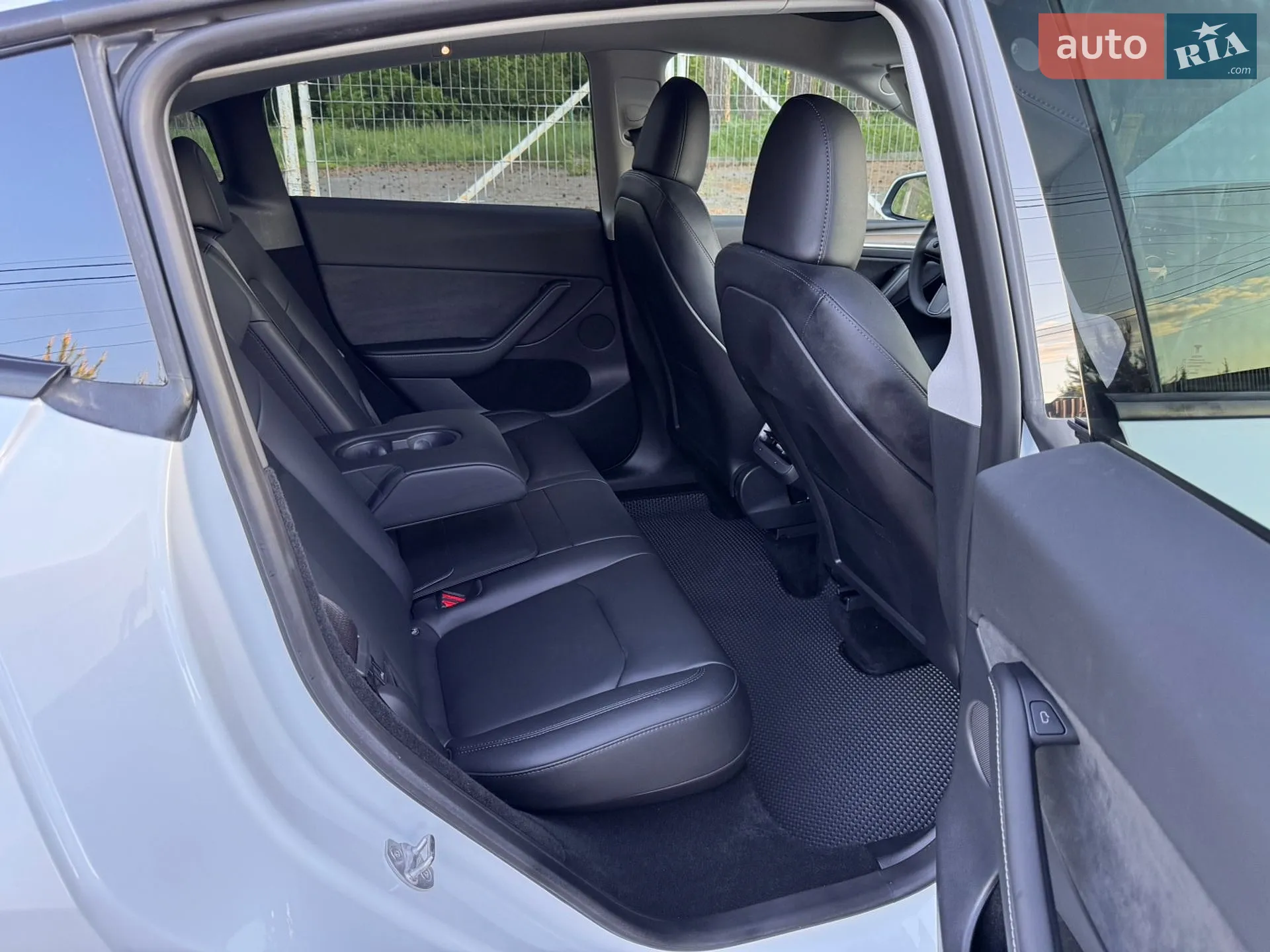 2023 Tesla Model Y - мініатюра 35