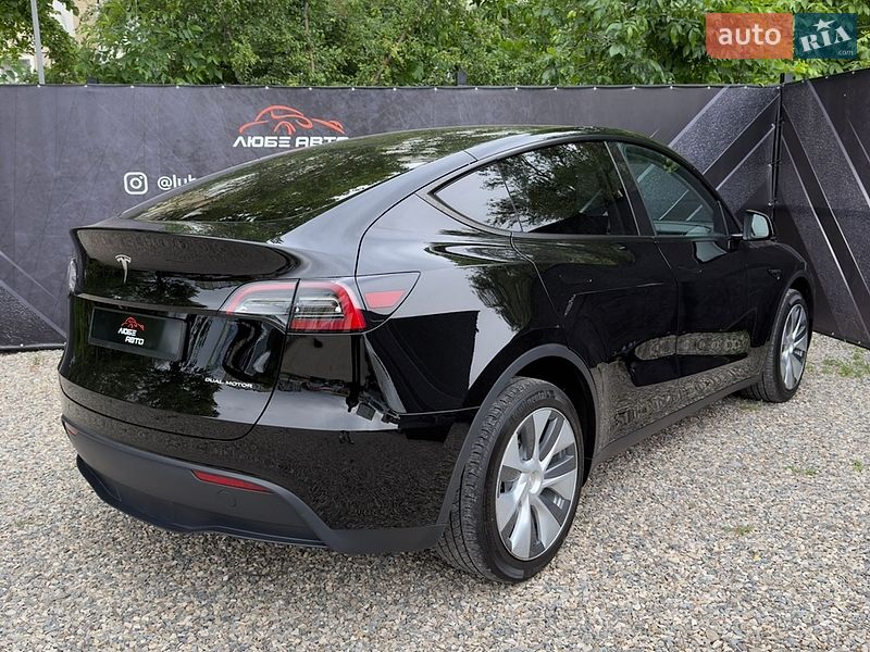 Внедорожник / Кроссовер Tesla Model Y 2023 в Ивано-Франковске