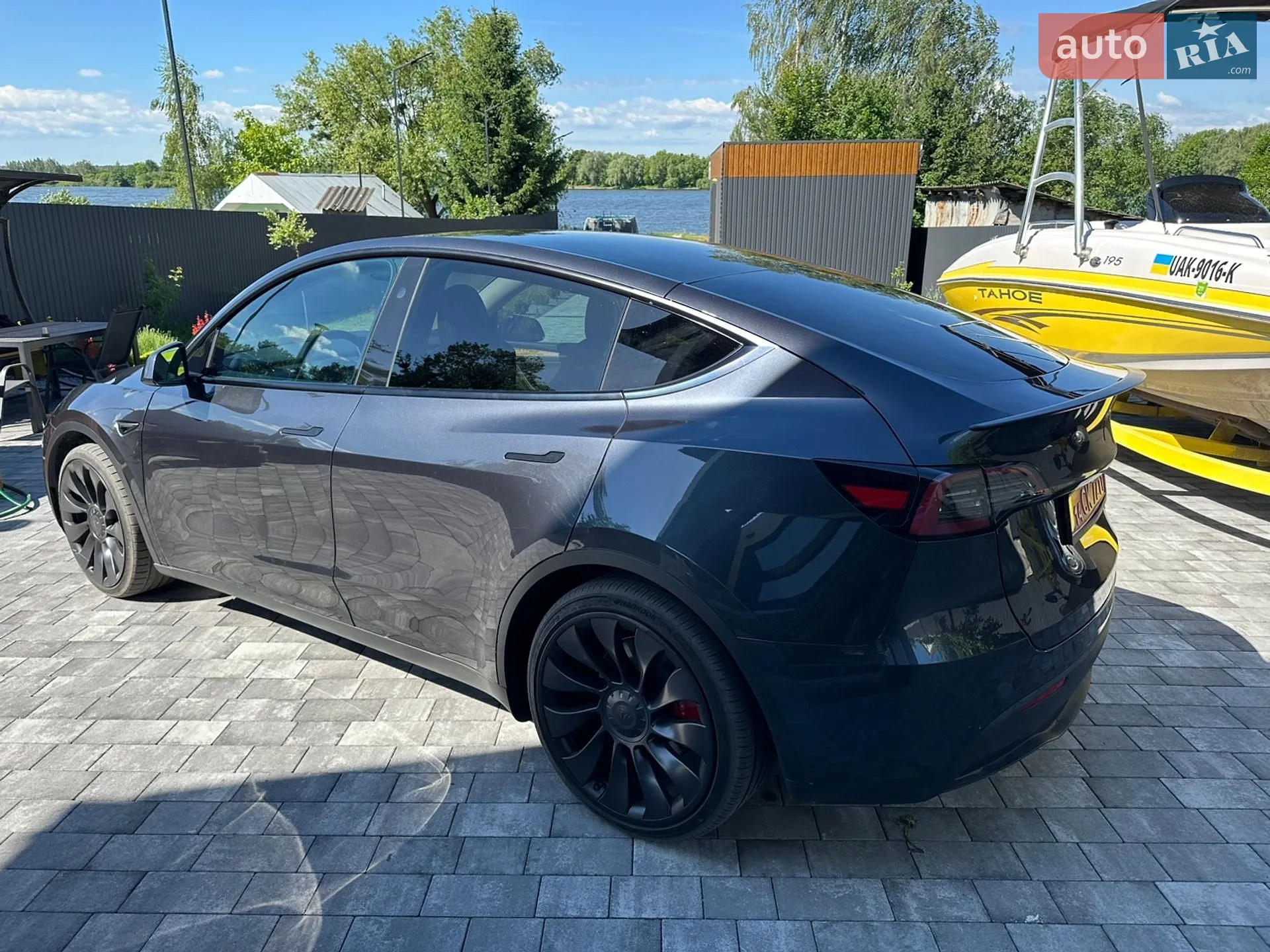 2024 Tesla Model Y - мініатюра 8