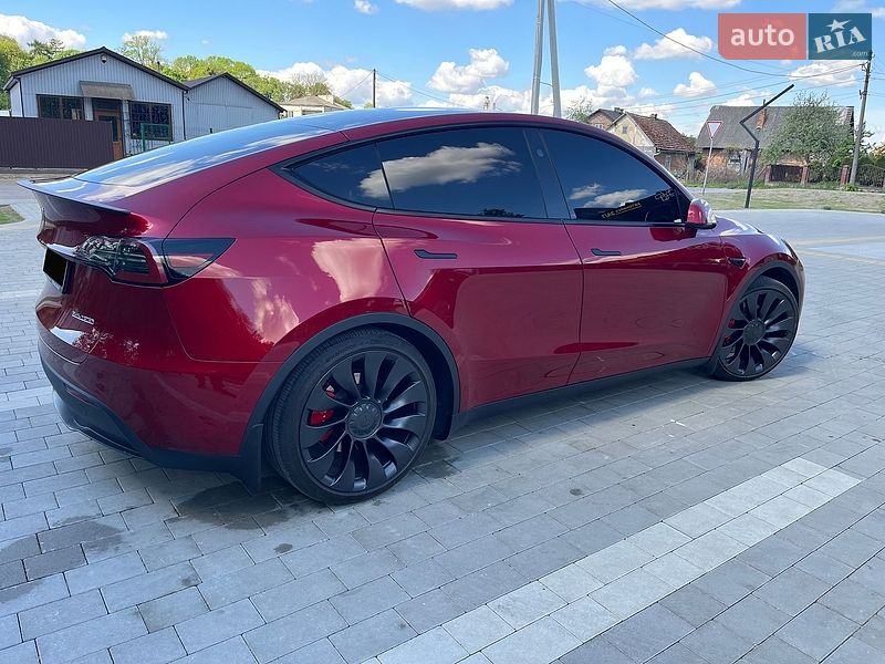 Внедорожник / Кроссовер Tesla Model Y 2024 в Львове