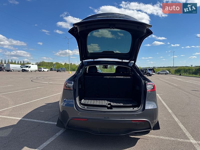 Позашляховик / Кросовер Tesla Model Y 2023 в Рівному фото 24 Позашляховик / Кросовер Tesla Model Y 2023 в Рівному