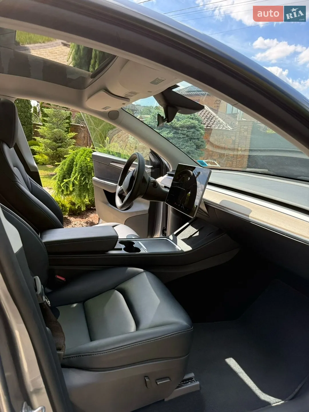 2024 Tesla Model Y - мініатюра 11