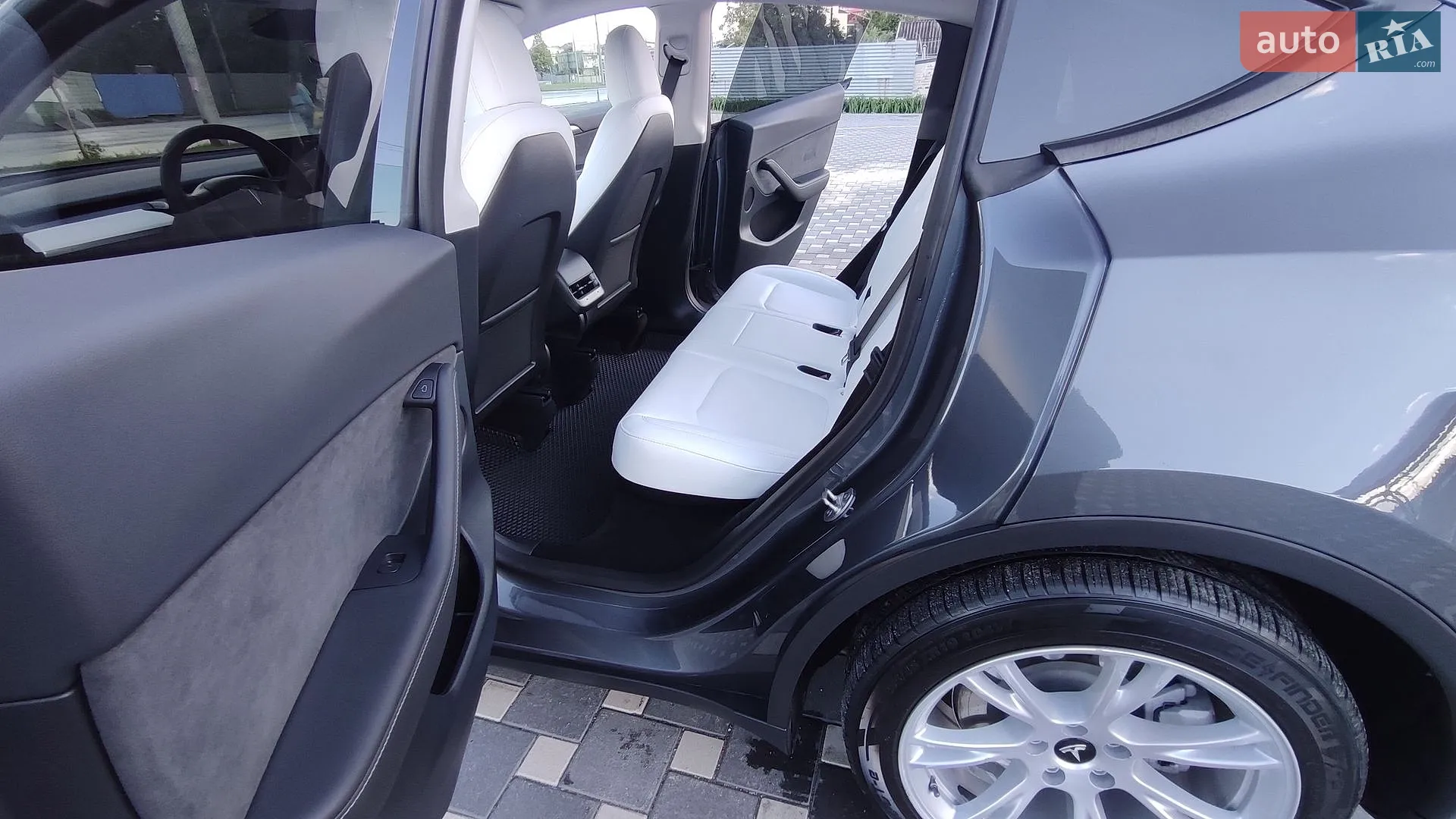 2023 Tesla Model Y - мініатюра 24