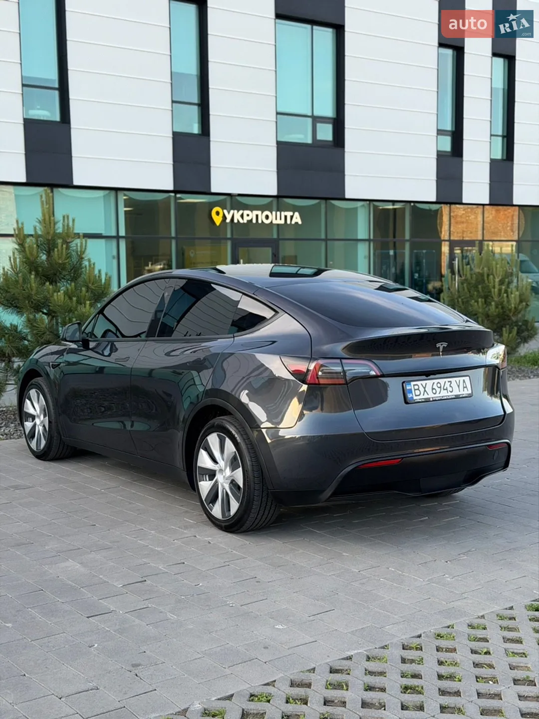 2024 Tesla Model Y - мініатюра 8