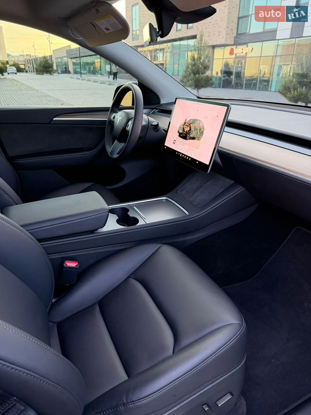2024 Tesla Model Y - мініатюра 10