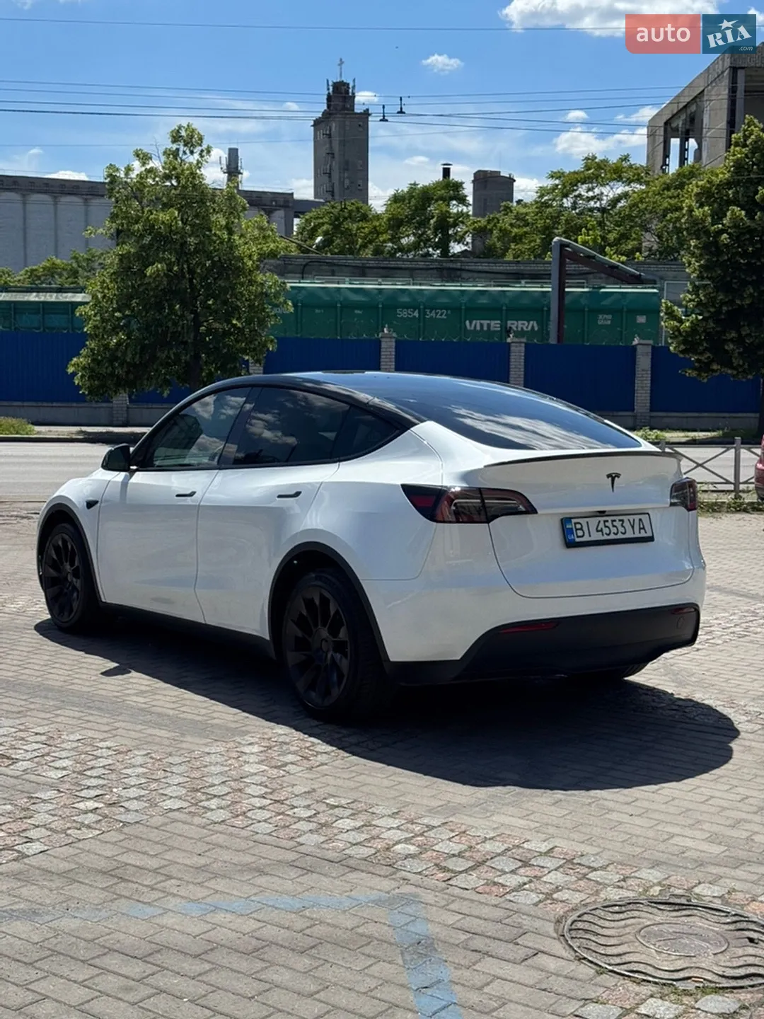 2024 Tesla Model Y - мініатюра 3