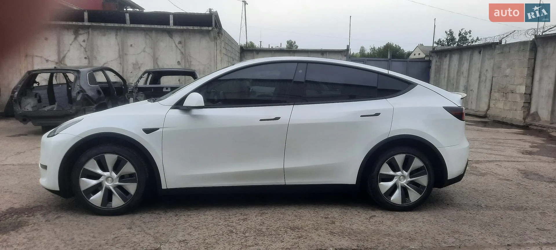2020 Tesla Model Y - мініатюра 3