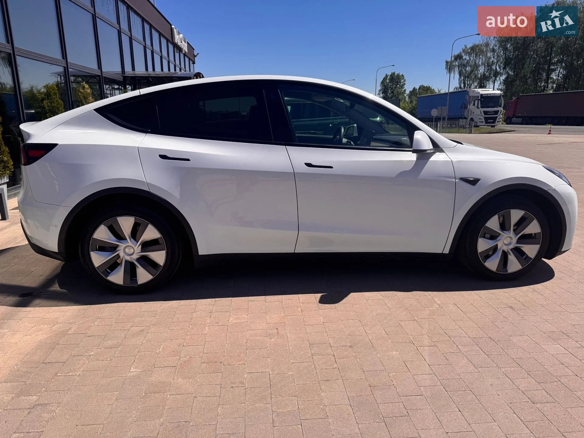 2021 Tesla Model Y - мініатюра 3