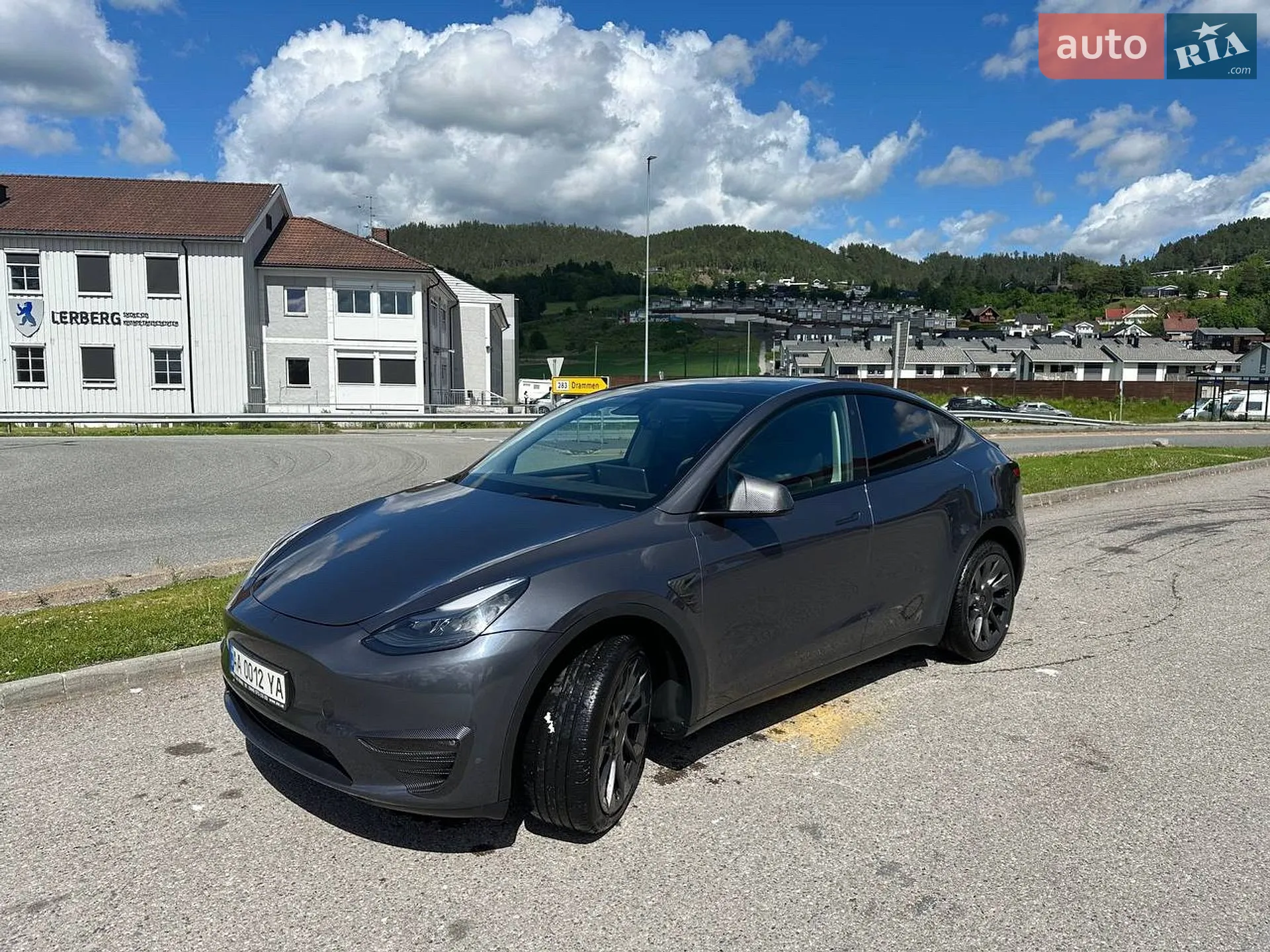 2023 Tesla Model Y - мініатюра 3