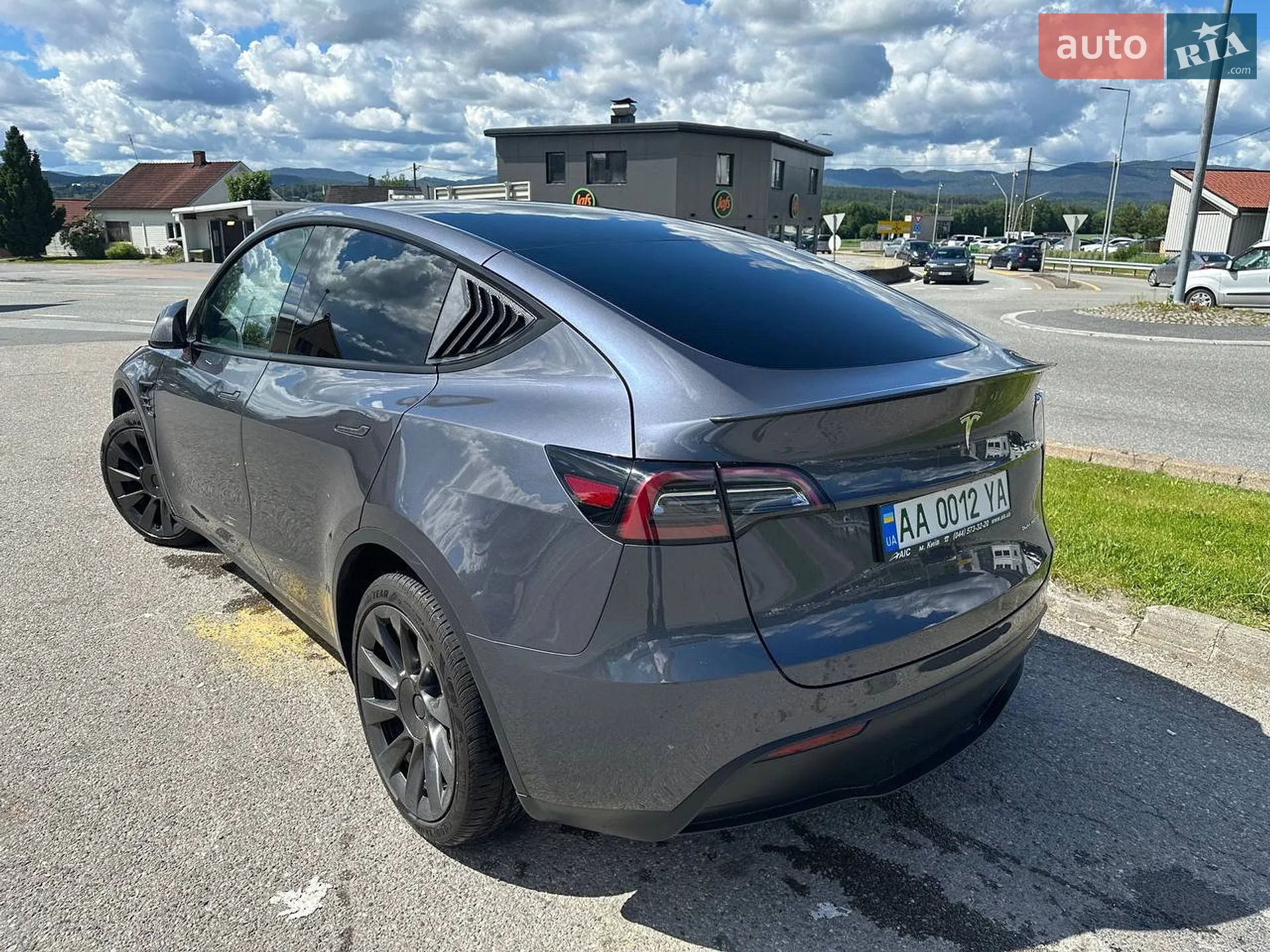 2023 Tesla Model Y - мініатюра 8