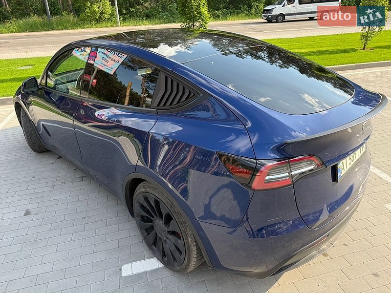 Позашляховик / Кросовер Tesla Model Y 2023 в Києві