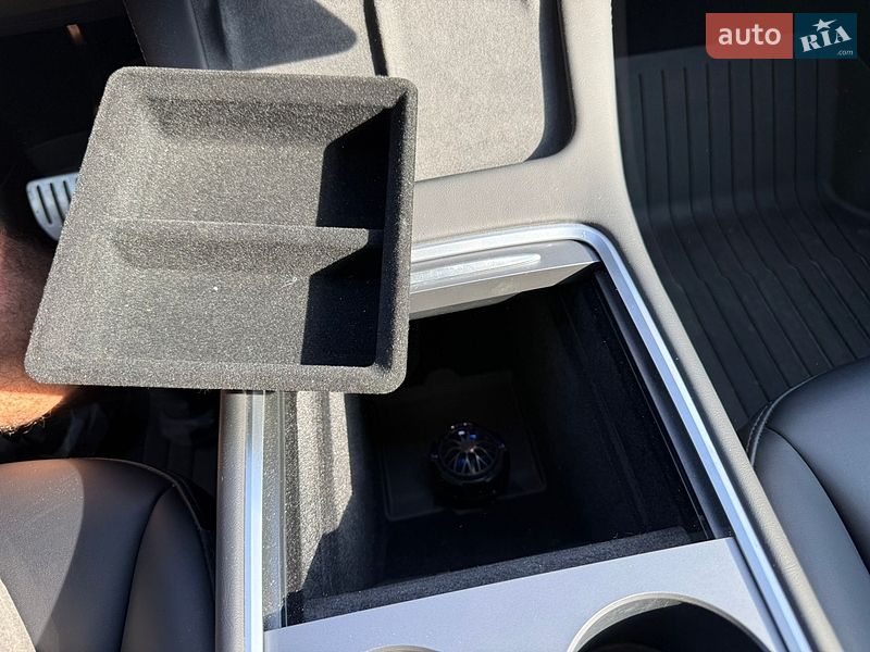 Позашляховик / Кросовер Tesla Model Y 2023 в Києві
