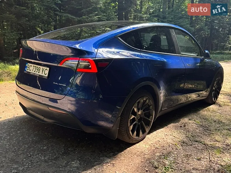 Tesla Model Y 2021