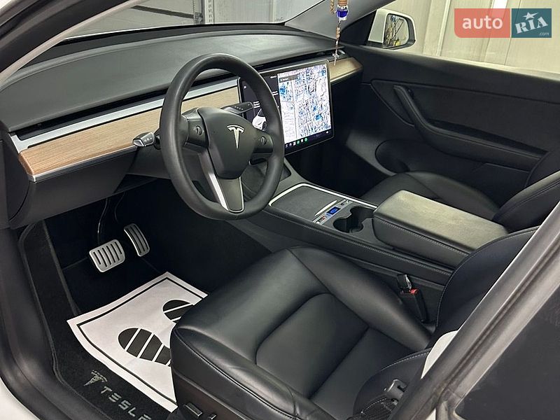 Внедорожник / Кроссовер Tesla Model Y 2021 в Львове