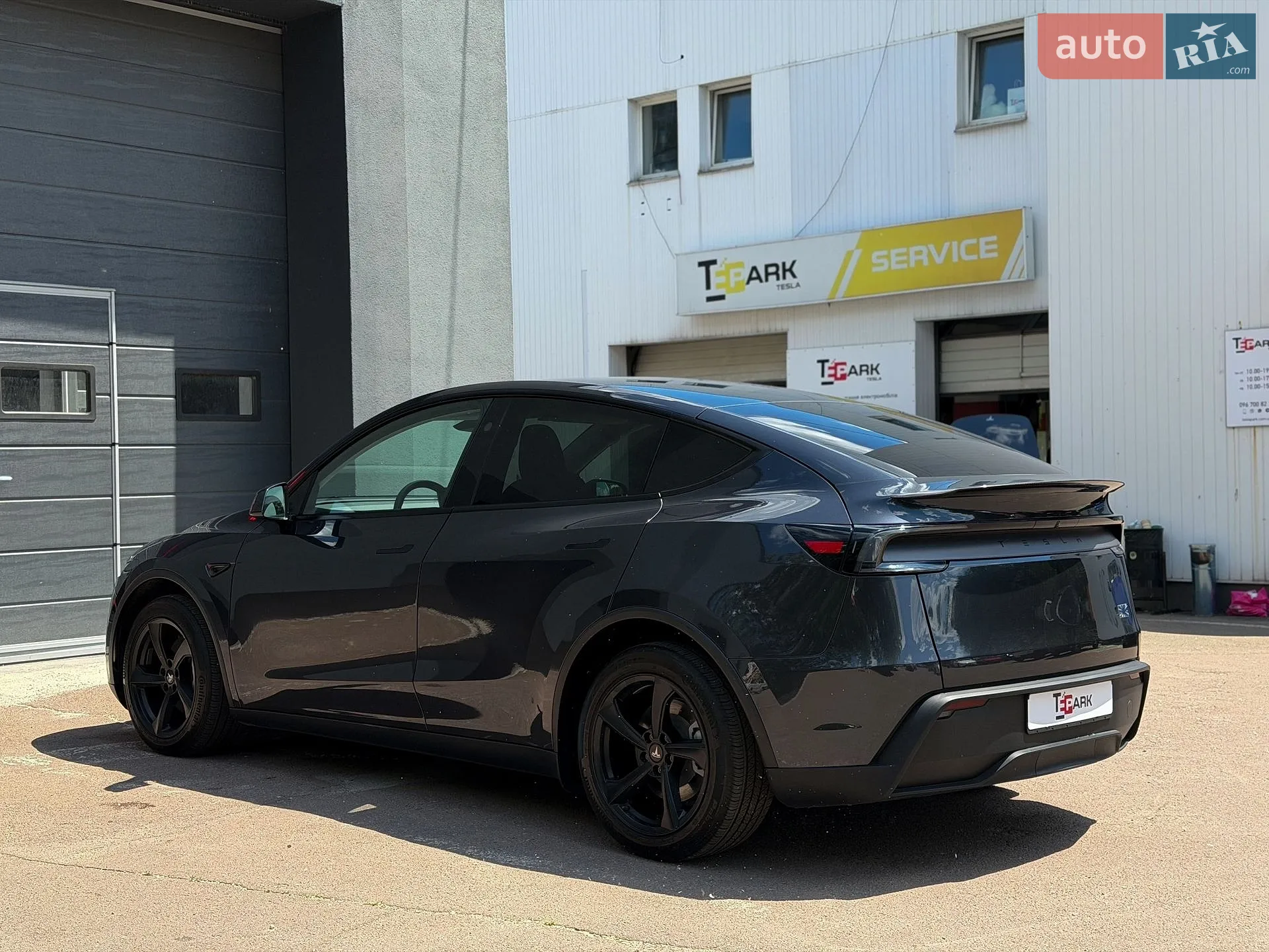 2025 Tesla Model Y - мініатюра 8
