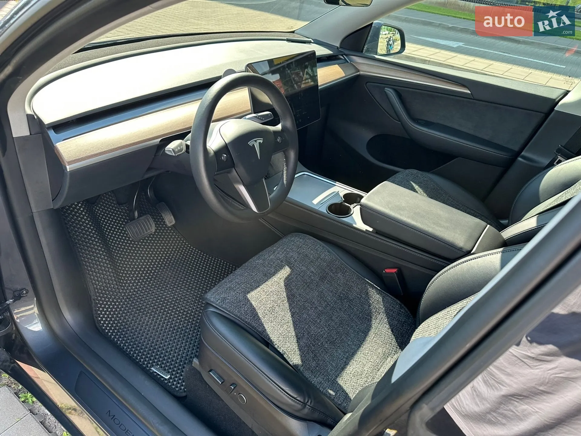2022 Tesla Model Y - мініатюра 5