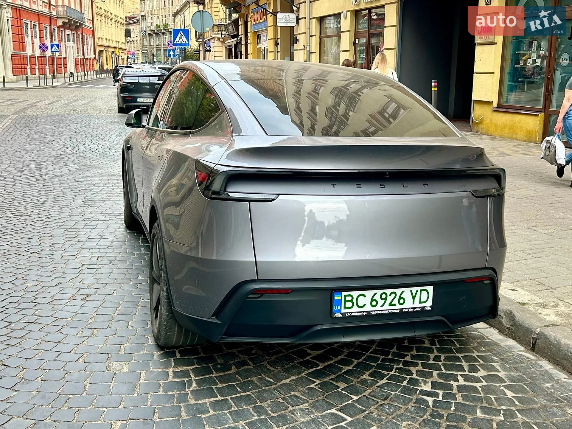 2025 Tesla Model Y - мініатюра 6