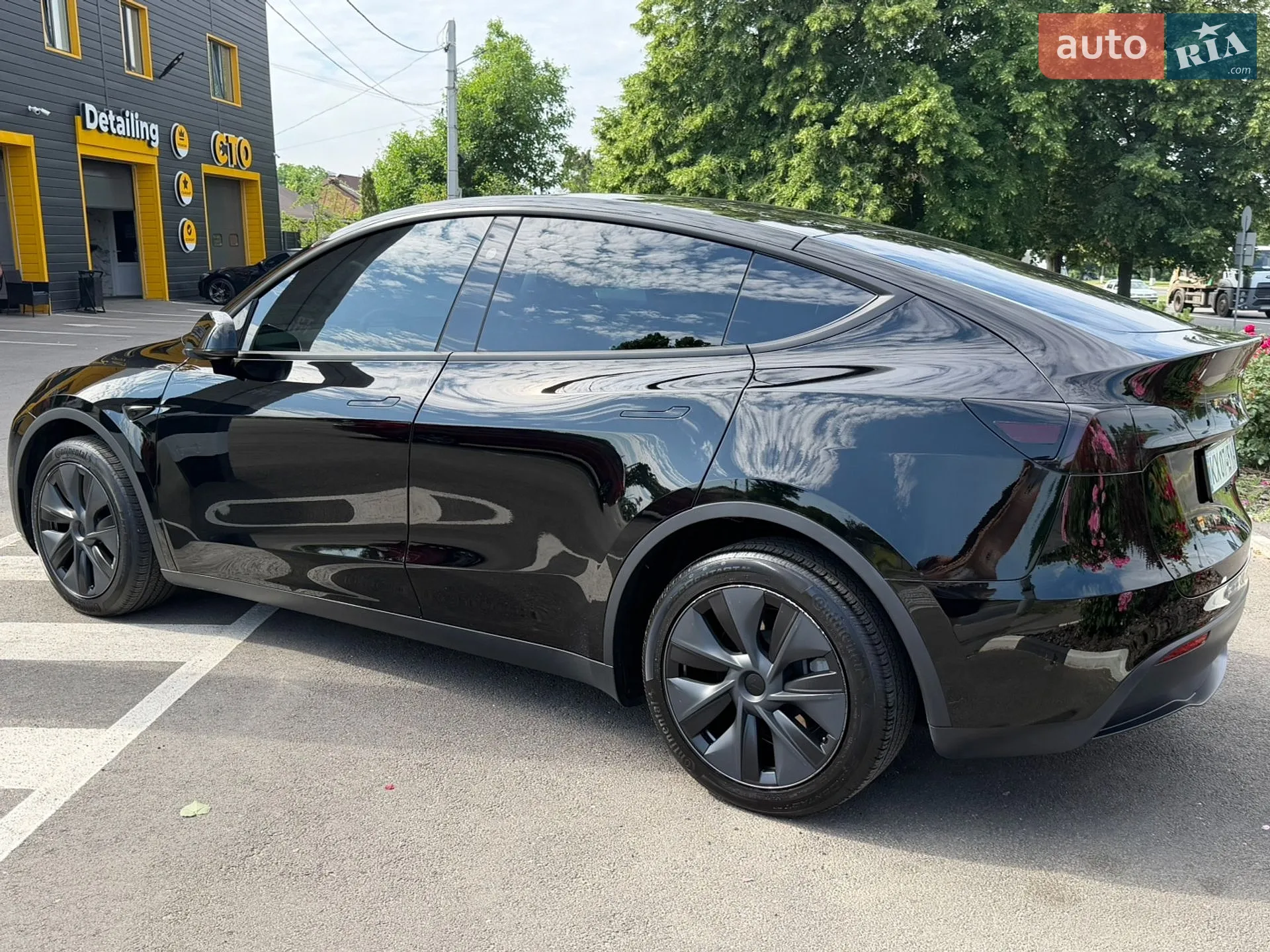 2024 Tesla Model Y - мініатюра 3