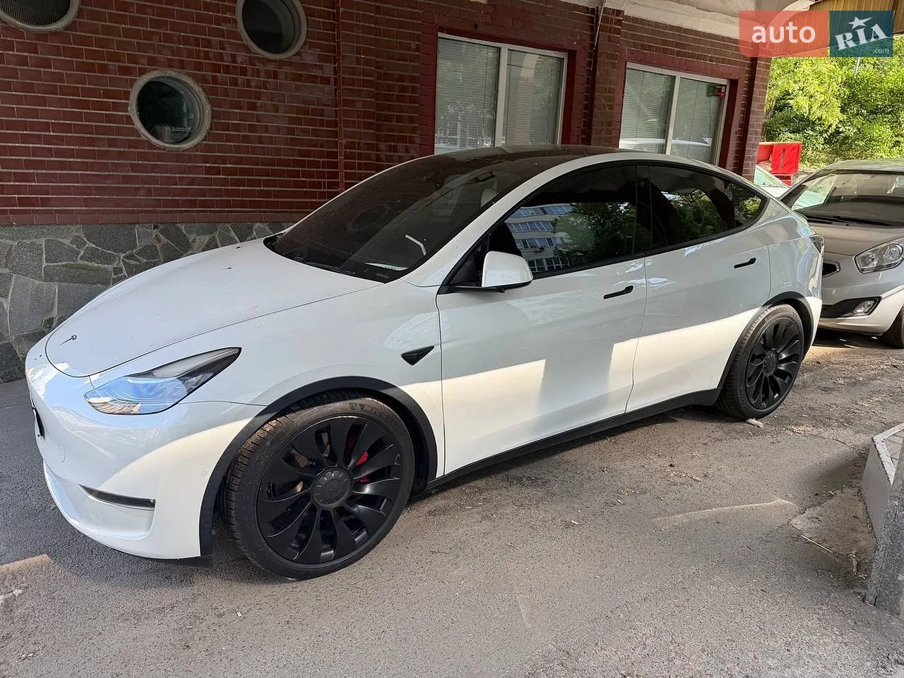 2020 Tesla Model Y - мініатюра 21