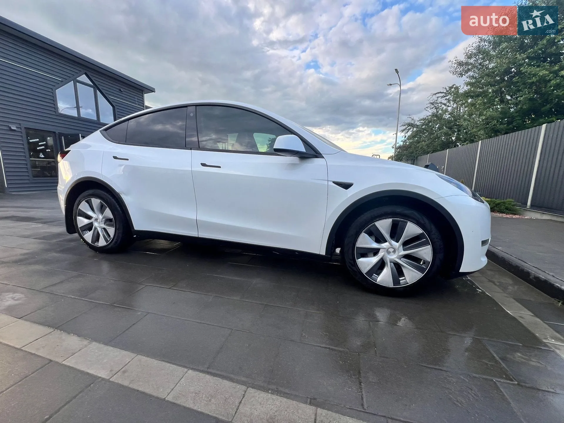 2023 Tesla Model Y - мініатюра 10
