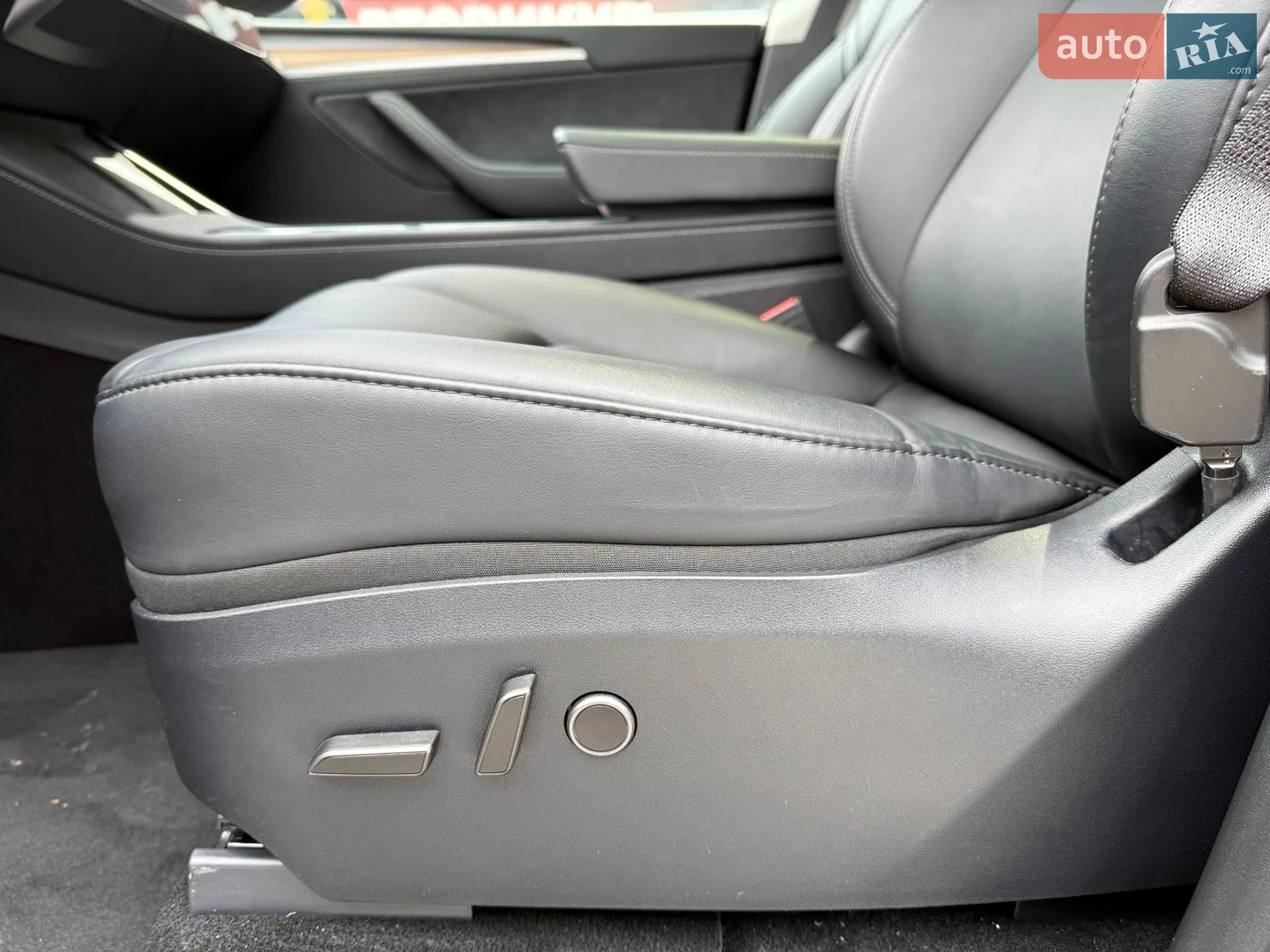 2024 Tesla Model Y - мініатюра 15