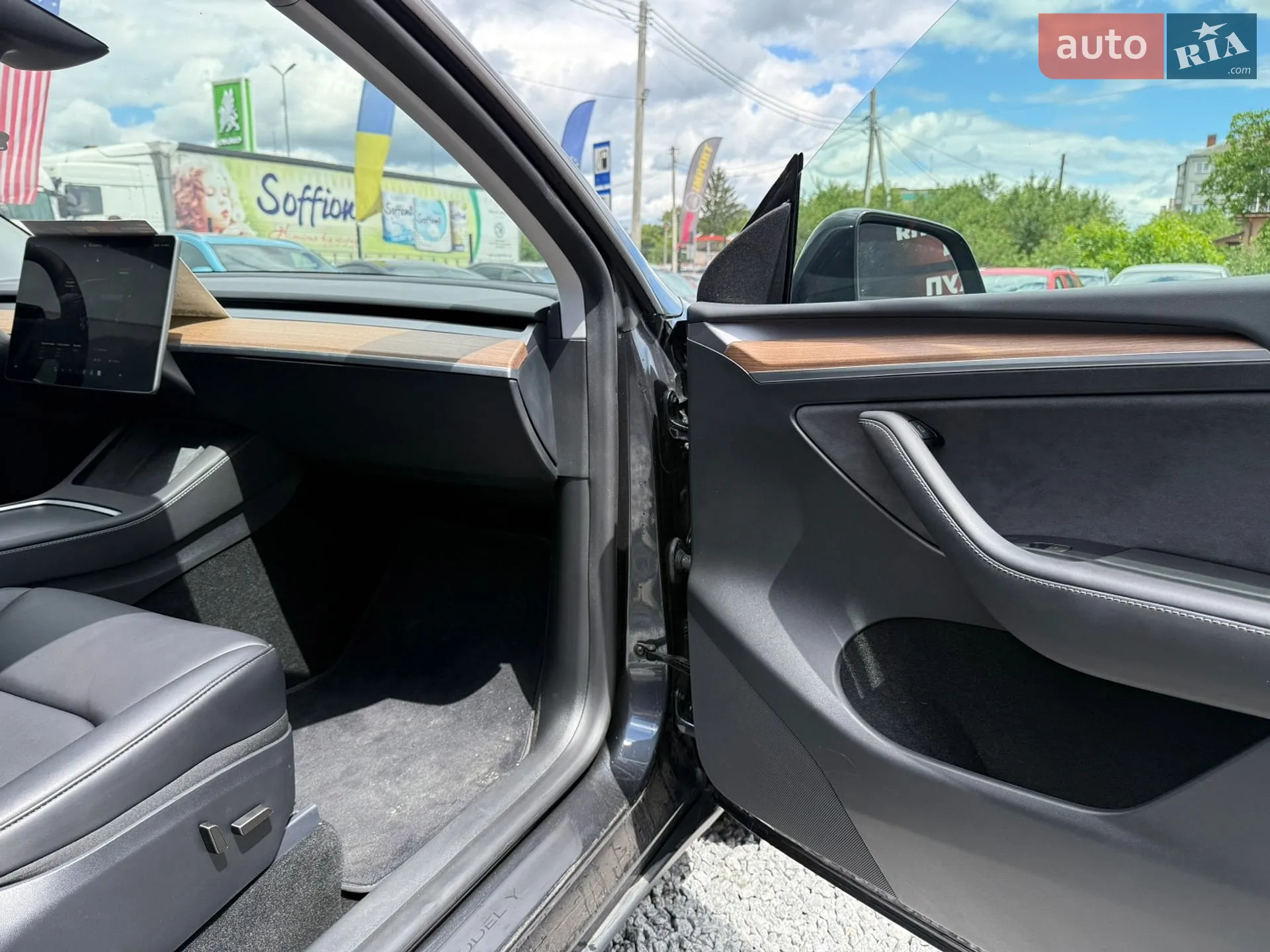 2024 Tesla Model Y - мініатюра 24