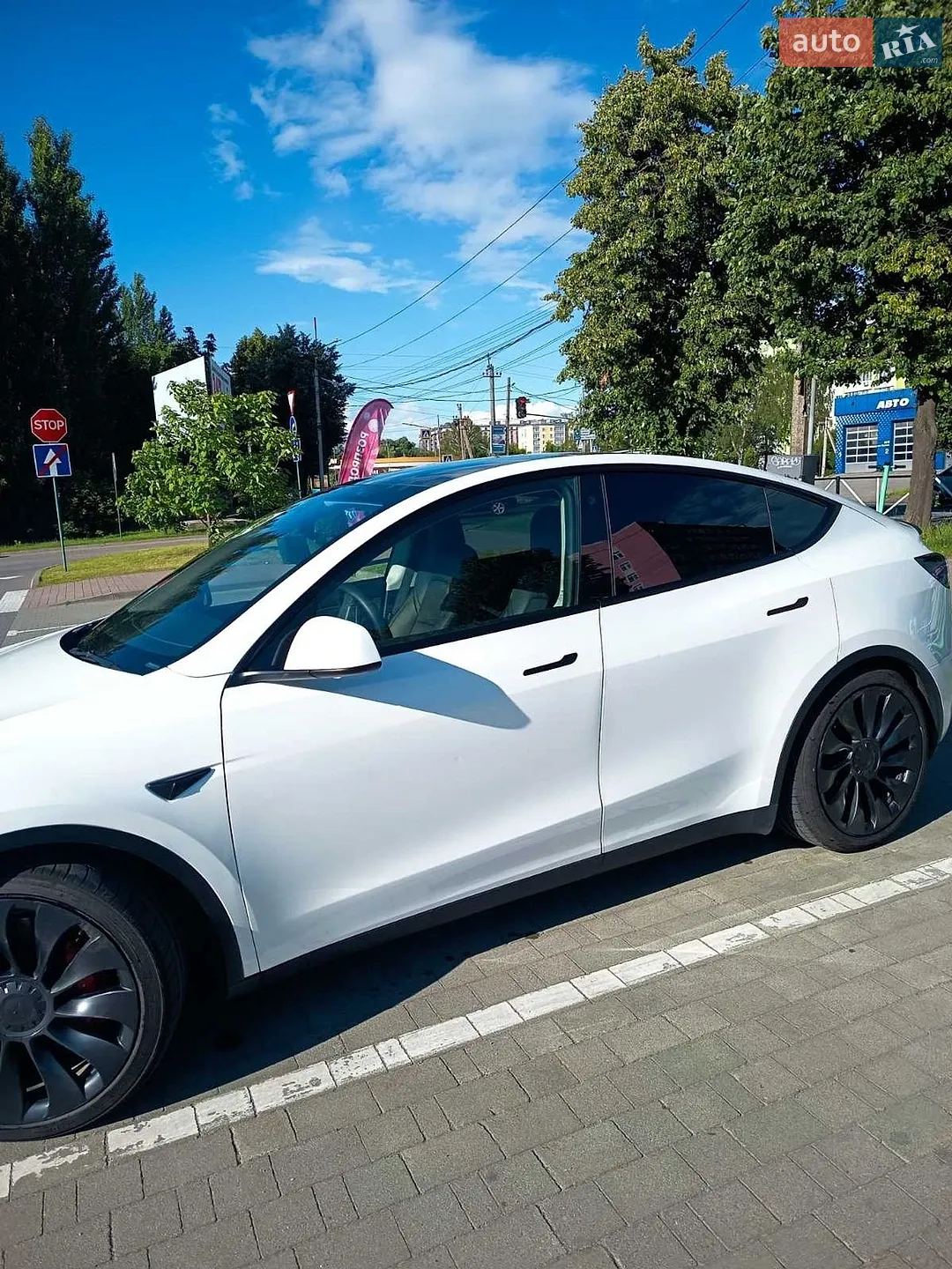 2022 Tesla Model Y - мініатюра 18