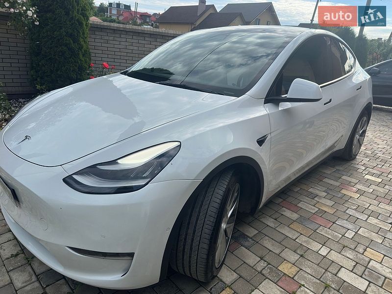 Внедорожник / Кроссовер Tesla Model Y 2021 в Черновцах