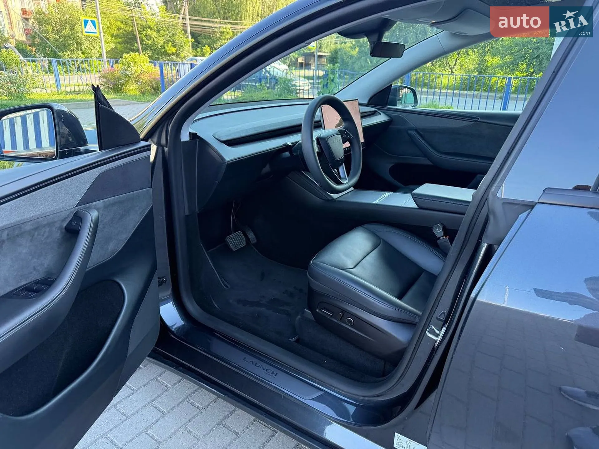 2025 Tesla Model Y - мініатюра 12