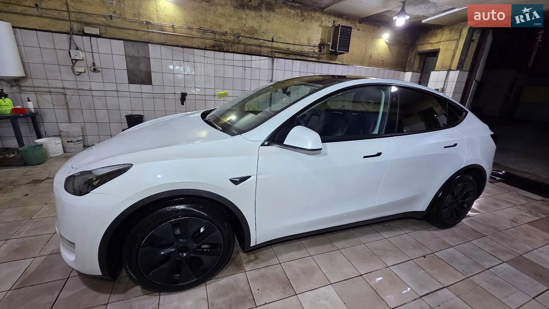 2024 Tesla Model Y - мініатюра 9