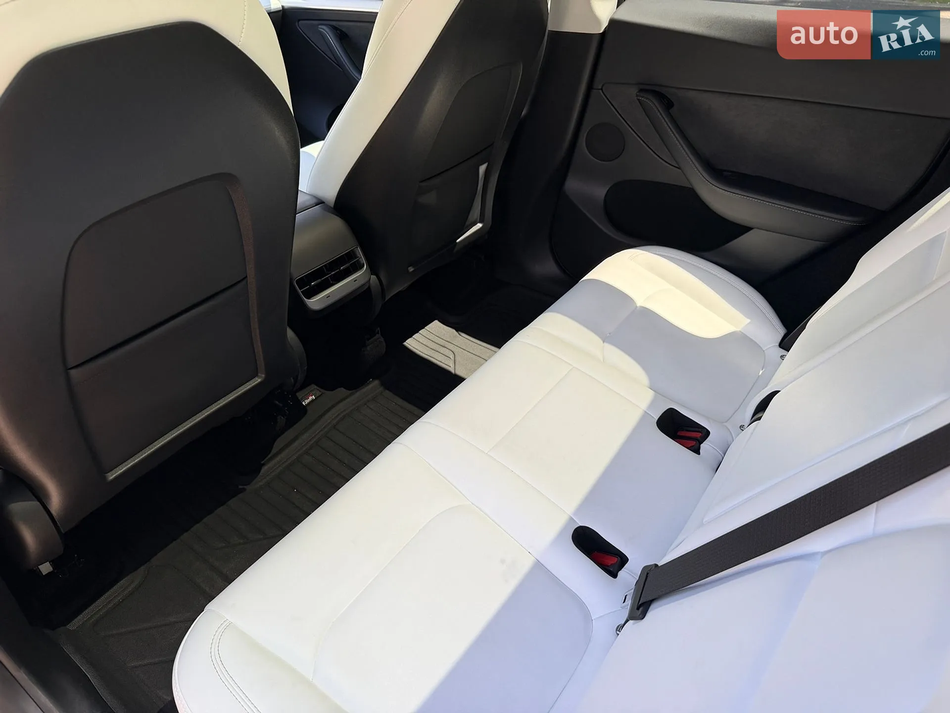 2023 Tesla Model Y - мініатюра 8