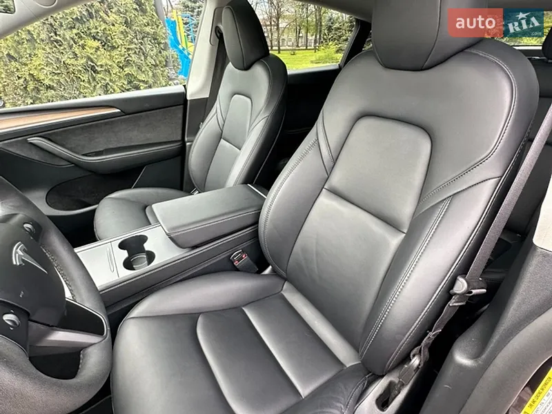 Tesla Model Y 2024 VIN 7SAYGAEE0RF023725 фото оголошення 27 з 81