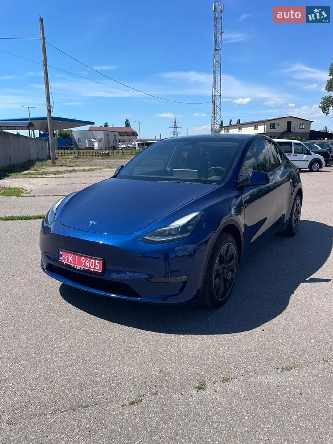2023 Tesla Model Y - фото 1