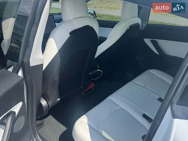 Позашляховик / Кросовер Tesla Model Y 2021 в Києві