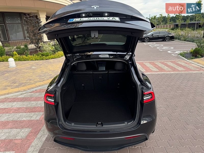 Внедорожник / Кроссовер Tesla Model Y 2024 в Киеве