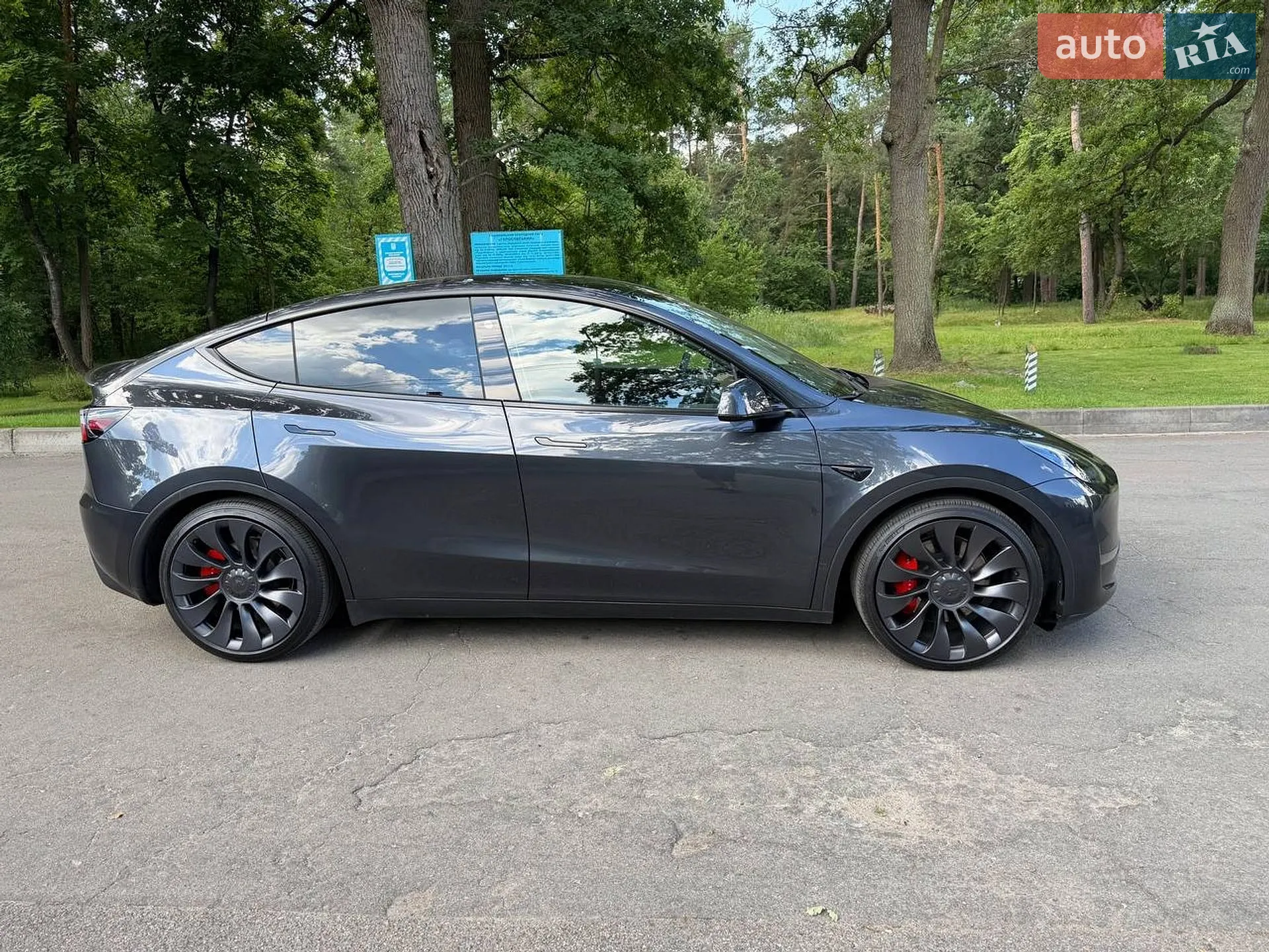 Tesla Model Y 2024 VIN 7SAYGDEF6RA291217 фото оголошення 9 з 61