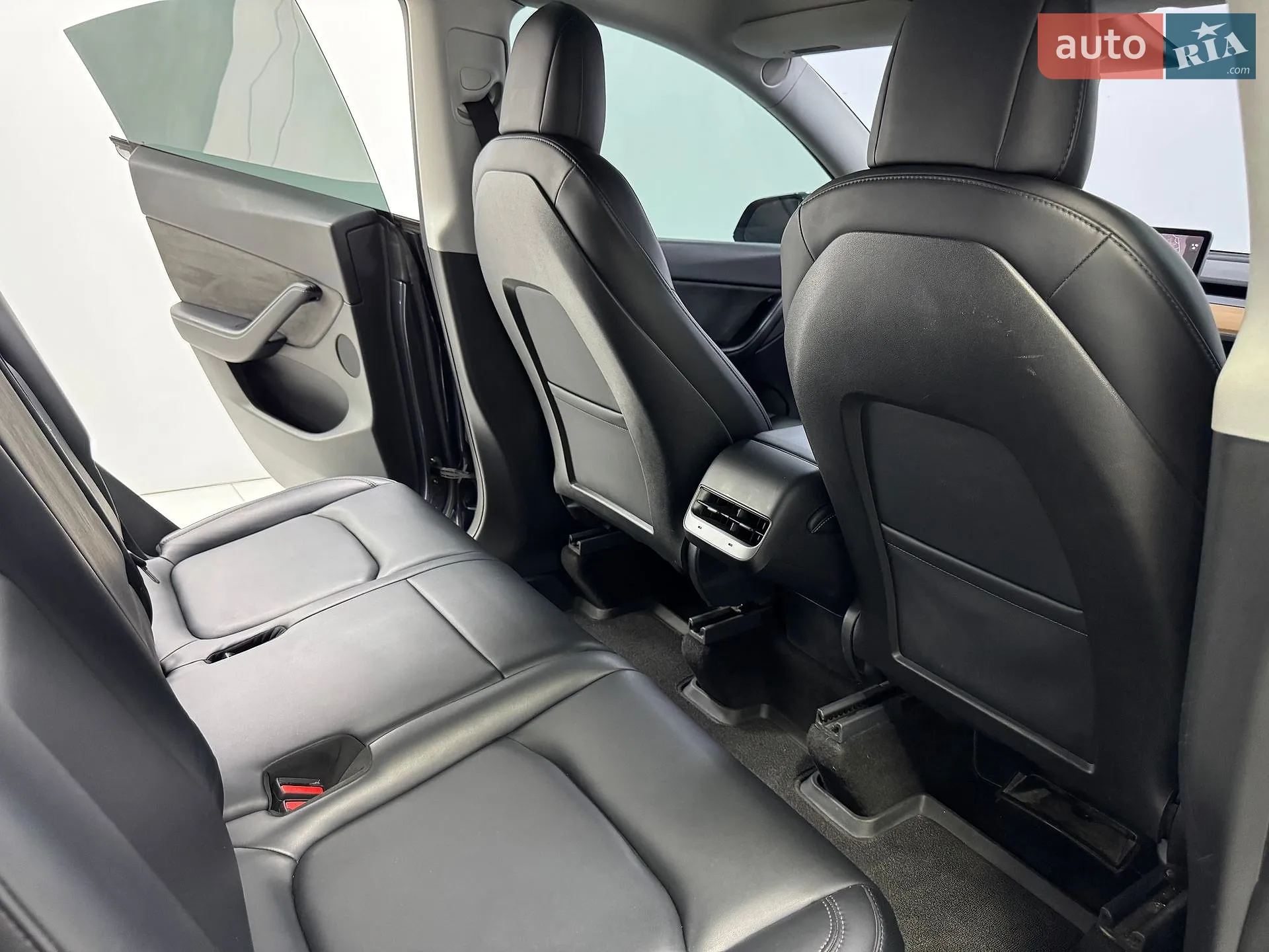2021 Tesla Model Y - мініатюра 36