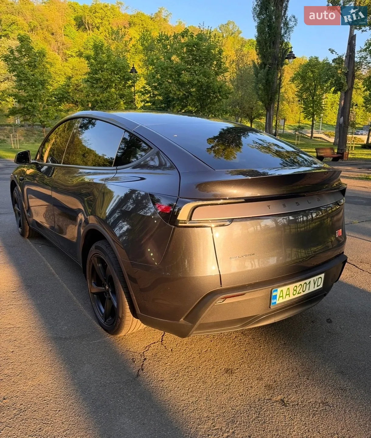 2025 Tesla Model Y - мініатюра 5