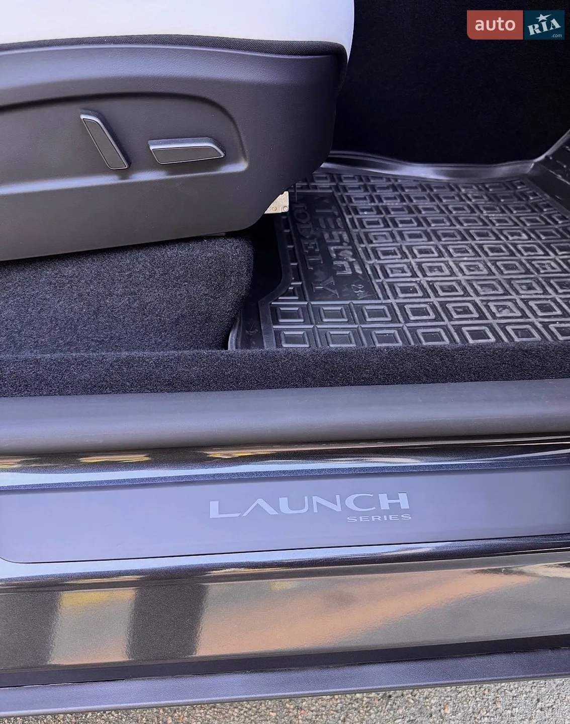 2025 Tesla Model Y - мініатюра 37