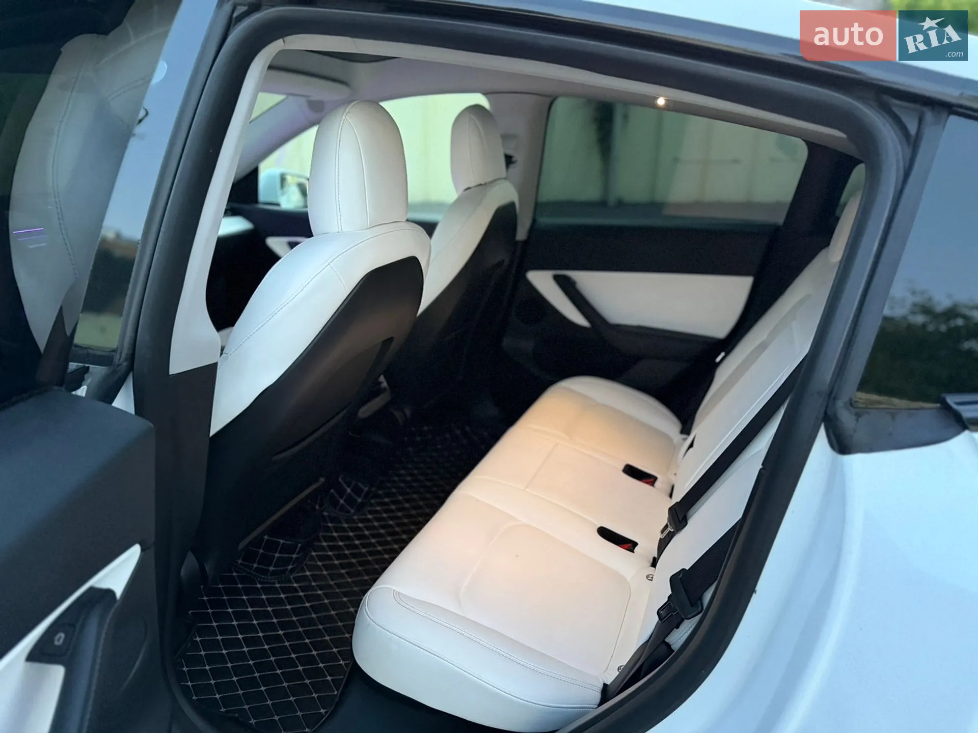 2022 Tesla Model Y - мініатюра 11