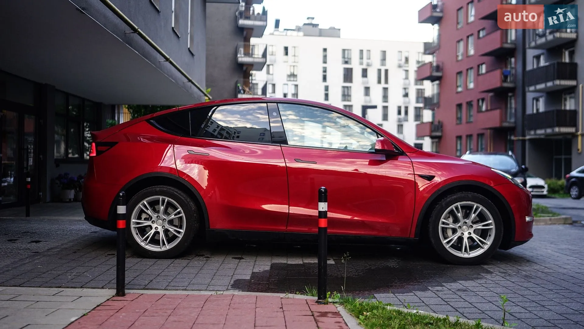 2023 Tesla Model Y - мініатюра 3