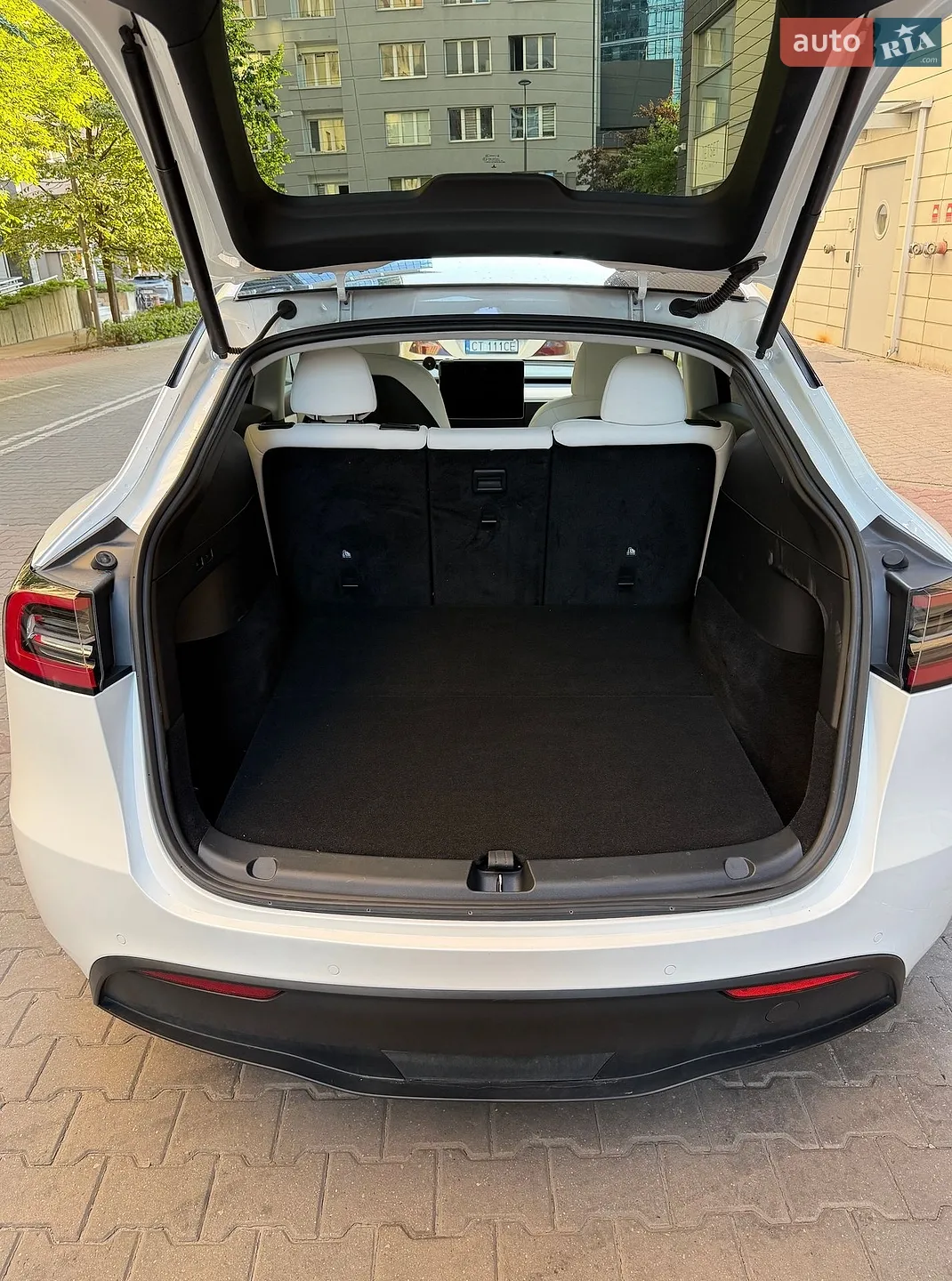 2022 Tesla Model Y - мініатюра 15