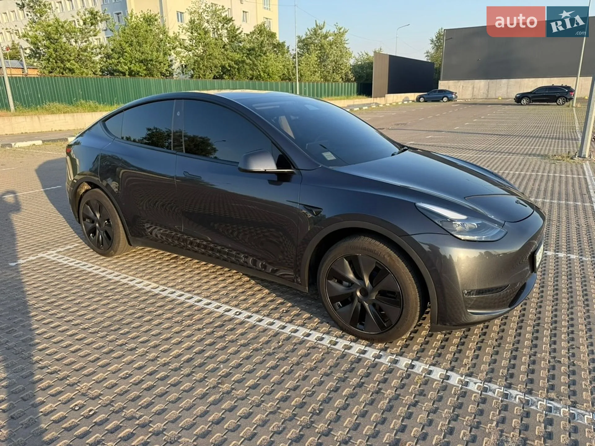 2025 Tesla Model Y - мініатюра 12