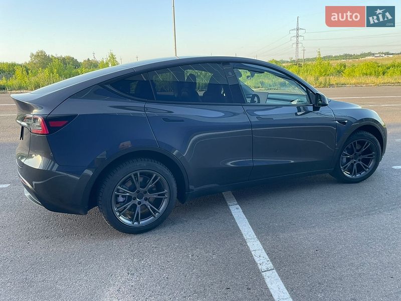 Внедорожник / Кроссовер Tesla Model Y 2024 в Ровно
