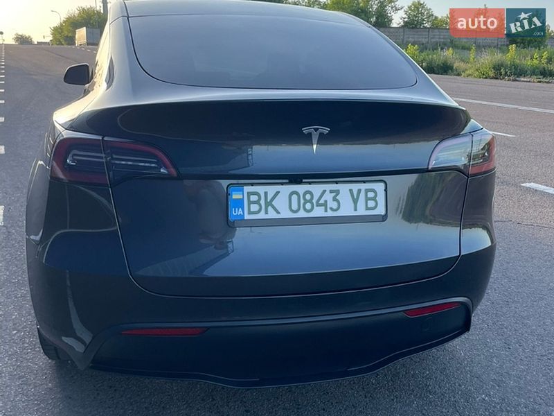 Внедорожник / Кроссовер Tesla Model Y 2024 в Ровно