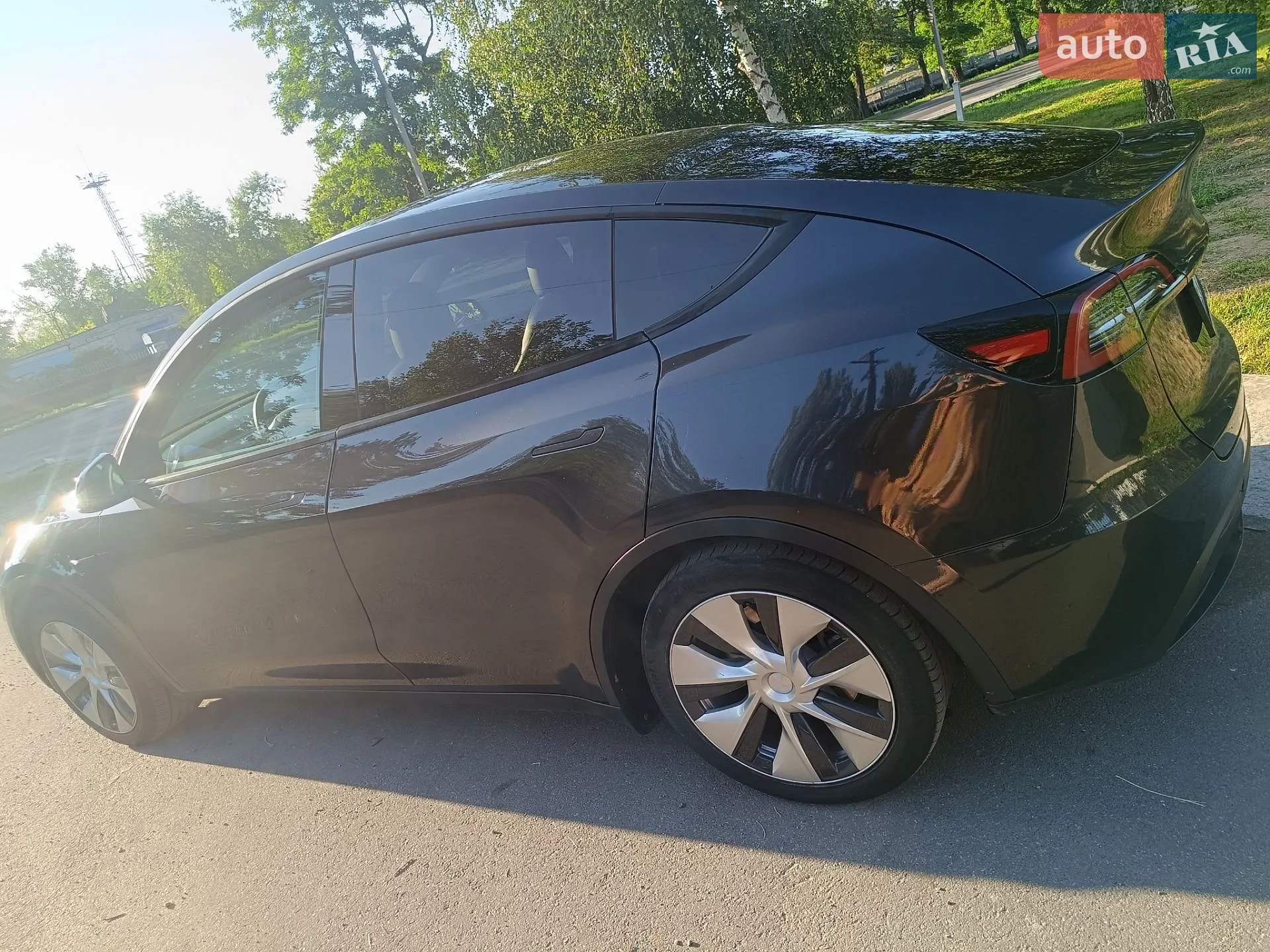 2024 Tesla Model Y - мініатюра 9